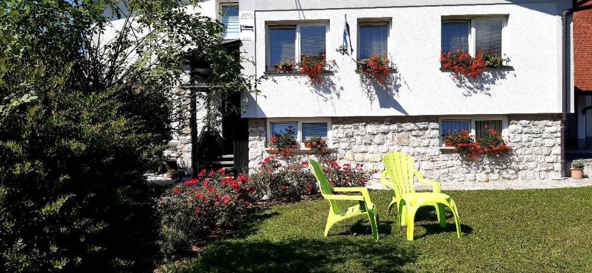 Apartmaji Mojca Križe Extérieur photo